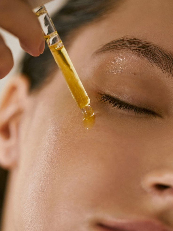 MDC TONE CORRECTOR  WHITENING SERUM