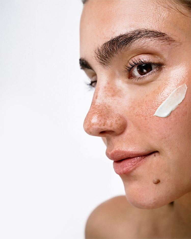 MDC SYNERGY SPOT LESS ANTI-TACHES SPF50+